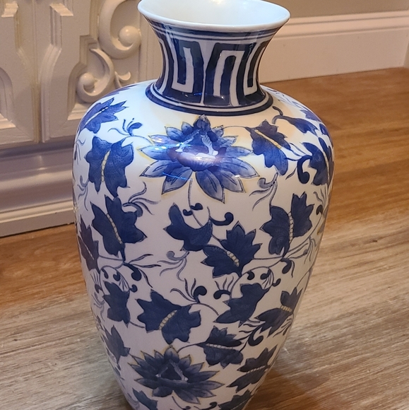 💙🤍 Large, 14" tall x 9" wide Grandmillennial - Picture 2 of 6